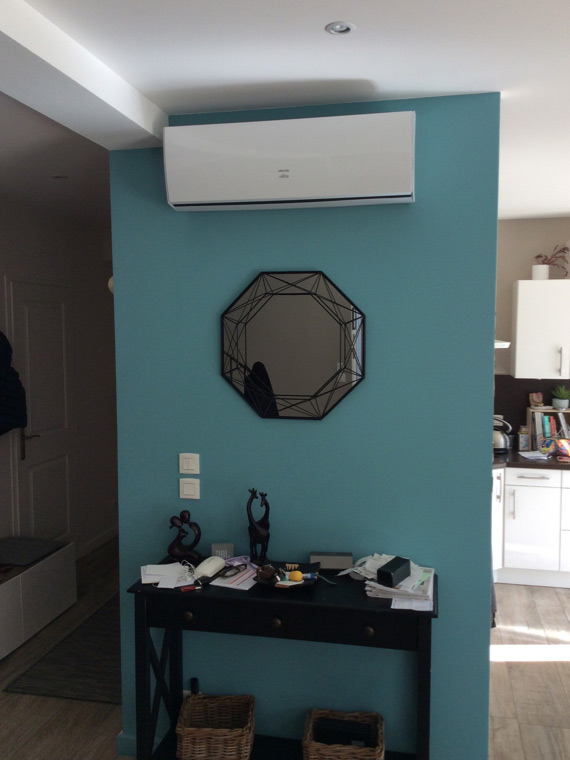 climatiseur installé par aclimax dans un salon