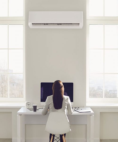 climatiseur mural dans un bureau en entreprise